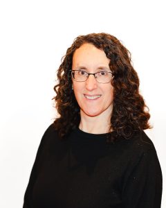 Deanna Schneider Headshot